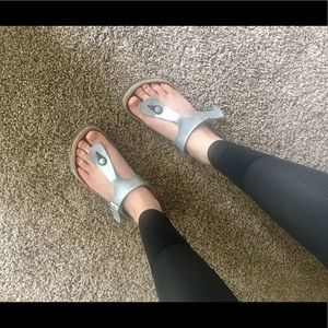 Birkenstock Gizeh Silver Sandals SZ 8/8.5